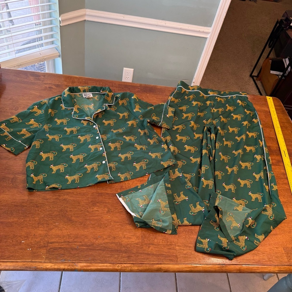 Bouffants & Broken Hearts Green Leopard cheetah Print Christmas Pajamas size L